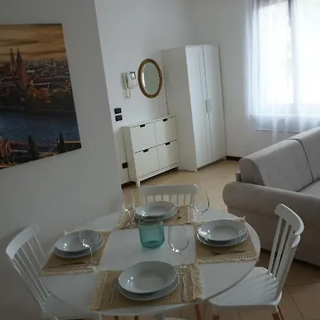 A E Parcheggio Nella Proprieta Apartment Verona
